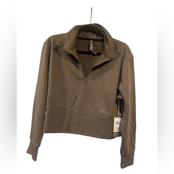 Vuori Jackets & Blazers - NWT Vuori sedona cropped half zip CHIA Size M